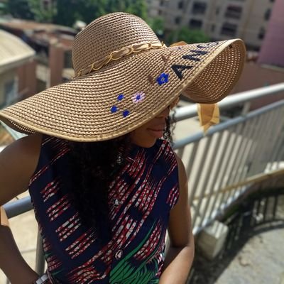 La_ReinaMorada's profile picture. Melomaniac🎻