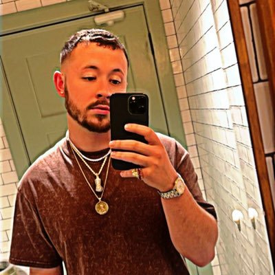 Future Full Time Streamer | 29 | WoW Streamer | Controller Gang | Fed by @goodysgranola