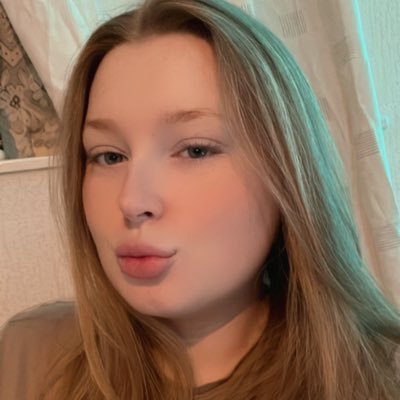 21 ♌️ Graphic Designer, Loving Music and making Single Covers RN👀🔥🎶