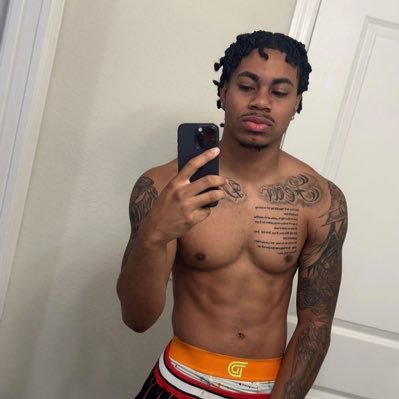 ChrisRappi292's profile picture. 🩸🩸🩸🩸🩸🩸🩸🩸🩸#RIPTeezo