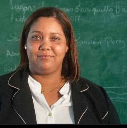 educadora apasionada en busca de impirar mente jovenes y sembrar semilla de conocimiento