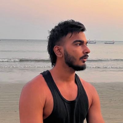 ashwincodes's profile picture. let/const