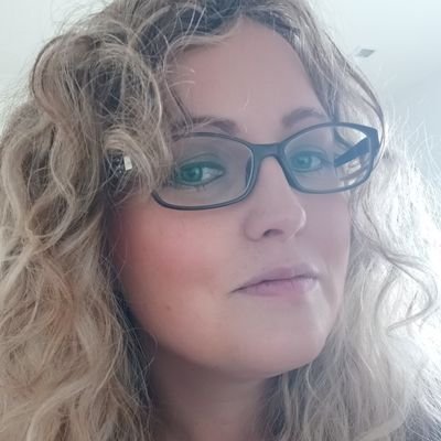 Author of Fairytales, Fantasy, and Historical Romance | Knitter @celtic_knits | Head Mod @hf_society | ESFP with ADHD | Pen Name: Geneva Michaels