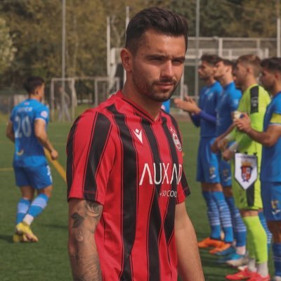 Ex jugador del Real Madrid, C.D Toledo, U.D Sanse,Cultural Leonesa, Ourense CF y Las Rozas CF. Actual jugador del Unión Adarve