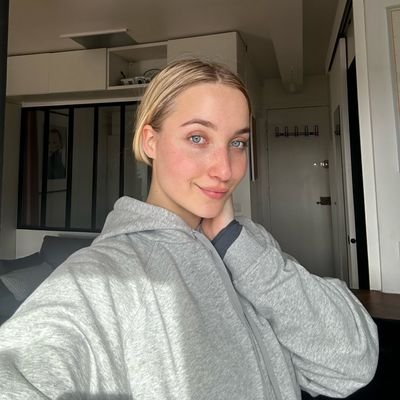ici pour éviter les shadowban @chevalierchloe_
Dm en privé si tu veux du réel. Pas de gratteur
Bisous 😘