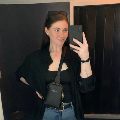 casss_murray18's profile picture. Everyone you meet has something to teach you. N.Y. LC '19 🏐