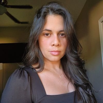 artjosilis's profile picture. Happiness and self love is everything •
Currently reading #itstartwithus