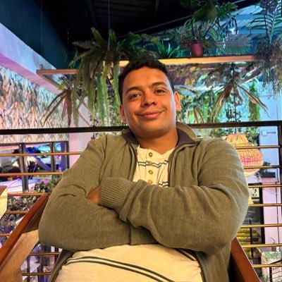 Politólogo e Internacionalista U. Sergio Arboleda. Estudiante de especialización en Gerencia de Proyectos. Madrid-Cundinamarca.