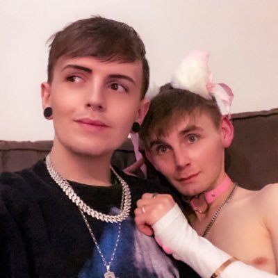 {18+ NSFW} @cozybrookesxxx + @gameboijunkie | Two young twinks making gay BDSM, kink & shibari porn! Like/comment & RT | DMs open, use link for paid content ◕‿◕