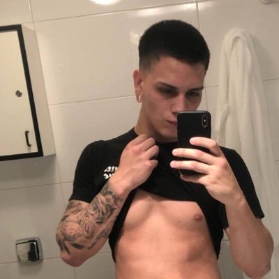 Hi my name is danny 🇦🇷 i have 19yrs old. ONLYFANS FREE https://t.co/iTCD9KAyPI