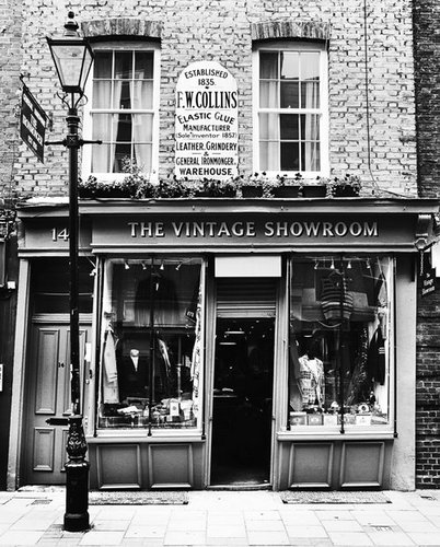 VINTAGE CLOTHING / ARCHIVE / RETAIL / CONCEPT