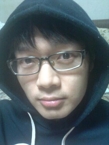 shinbak02's profile picture. 재미없는사람