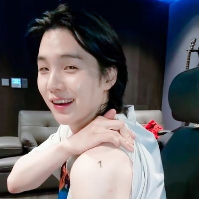 🗂 Design #디데_디자인
💖 후기 #하루끝_디데
🥳디데, 디어데이 l 생산 및 나눔러 l 2n살🐰 l 편하게 지내요❤ l 그외 질문이나 궁금한건 DM