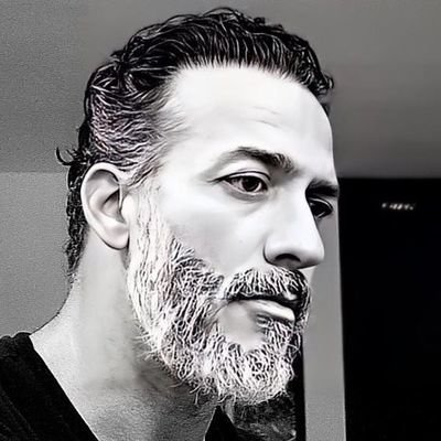 JungleSilverFox's profile picture. Simplicity is the ultimate sophistication