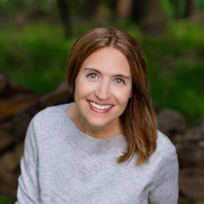 data visualization enthusiast with a background in higher education