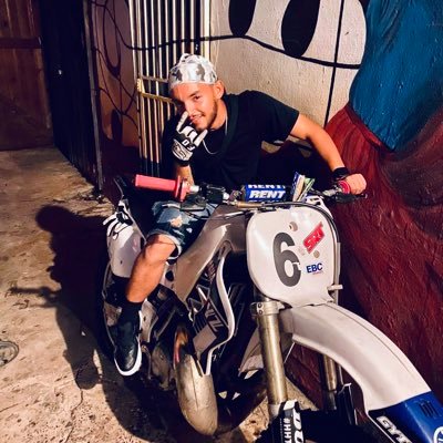 fortnite grinder trying to get into competitive 🔥🔥stream at least 4 days a week solid schedule chill vibes com hang out