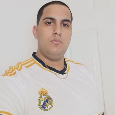 Yo Estoy Enamorado y Siento Pasión Por el Real Madrid y el Fútbol.