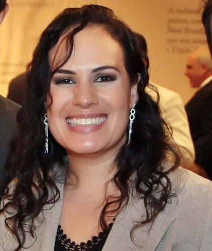 Mãe, esposa, jornalista e, cristã, acima de tudo...