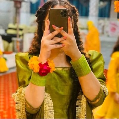 Emu💛 (Islamabadi) 🌸 Adventurous Soul, Biryani lover 😜🙊, Forever Chasing Dreams💫 Social Media Activist 🔥