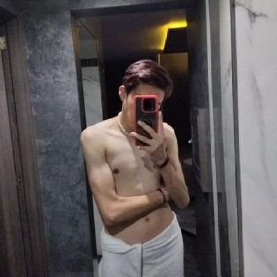 Creacion de contenido para adultos lGbt 🥵
Quieres colaborar? manda dm
Aquí Act
Twink de 22 años 🤤😎