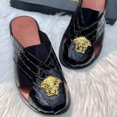 Specialized in 100% leather handmade footwear production unisex
Crypto enthusiast DEGEN ALPHA 🔥