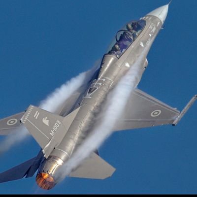 MCros0's profile picture. Milei y más milei para ver a trolos llorar