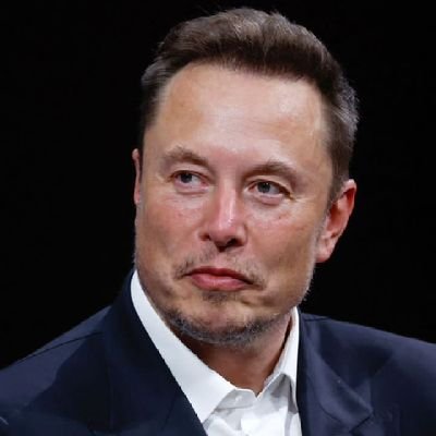 I Spacex • CEO & CTO
1 Tesla • CEO and Product architect | Hyperloop • Founder