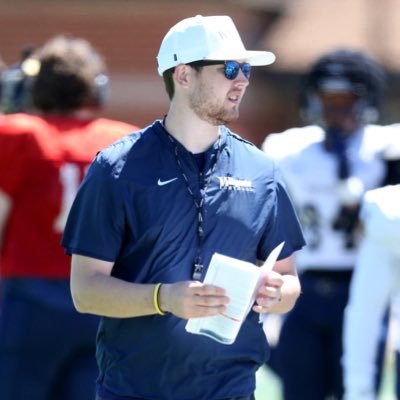 Graduate Assistant @wingatefb #onedog