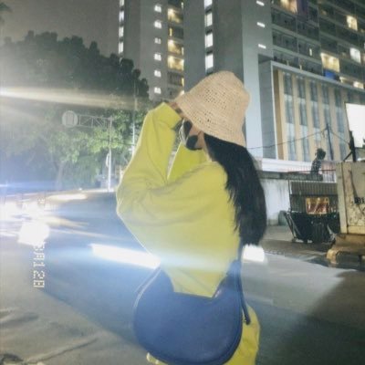 lvletterfromleo's profile picture. 