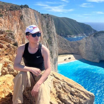 KiwiJWY's profile picture. MSCS@UIUC. Intersted in ML system, especially sys-algo co-design. Researcher and contributor @ Sglang