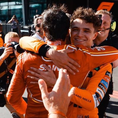 Just a TS lover who loves United and McLaren and MR CLARKE
