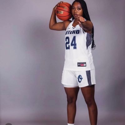 ⭐️| Otero Jr College Guard (5’8) 📍| Colorado 📚| #juco “ it’s not on you , it’s in you, and what’s in you , they can never take away.” - Nipsey Hussle🕊️