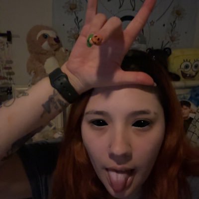 im 5'3 and full of rage. test me, i dare you. #1 fan of my lil eep fortnite buddy (he hates the name)