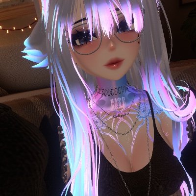 She/Her 25 Year old/ Hello, my name is Stonyx, and I  want to share my German/English VR chat experience with you all. 🌸