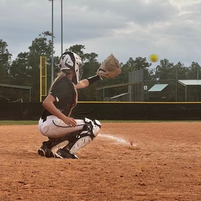 Competitive softball player graduates in 2028. Also a member of the NJHS and mult- sport athlete .My passion has always been softball.  please enjoy my clips!