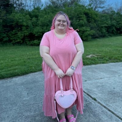 Married. I have four cats. I’m fat. Elderly in internet years (30) - Ex emo kid - LGBTQ {enemy} - Has/Nefftwt - she/her