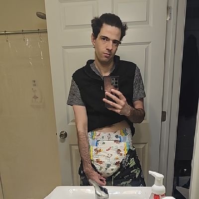 ABDL 3(0) baby boy who likes to play with legos and building blocks. favorite show is paw patrol. In need of a big bro or daddy 
DM's are always open
18+ only