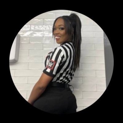 #RefBae💋Sexiest 3 count in the biz😝/First Black female referee on WWW RAW🦓💅✨/@LEONRUFF_/juni🐶 •Proverbs3:7