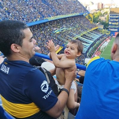 Anarquista Liberal Libertario. 
Hincha del único grande 💙💛💙 CABJ.
🇦🇷 ⭐⭐⭐