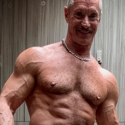 Mature fit gay dad in Northern California. Love boys, kink and muscle. https://t.co/5dGejsKVnt