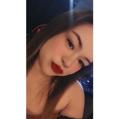 EinnaAncajas's profile picture. LOVE YOURSELF