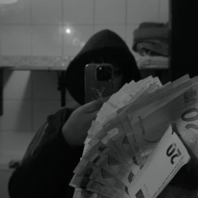 lourei41299's profile picture. 🤷🏻‍♂️🤨