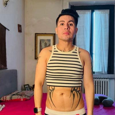 Sono gay NUDISTA scambista , cerco divertimento sex , ben accetti mance , Revolut @juancas36. https://t.co/f0JxubobEI