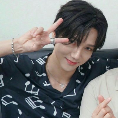 Tweet about Yesung and sometimes organize projects. ♡ #SuperJunior #슈퍼주니어 #Yesung #예성 Personal account @joysparkly