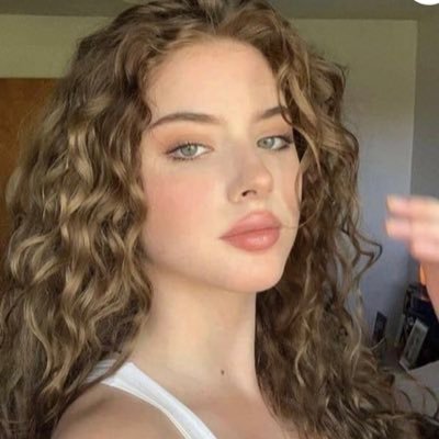 m_sw423's profile picture. لم تتّسِع كلماتنا لتَقُولنا ، ليظلّ أبلغ ما بنا مطويّا |💙