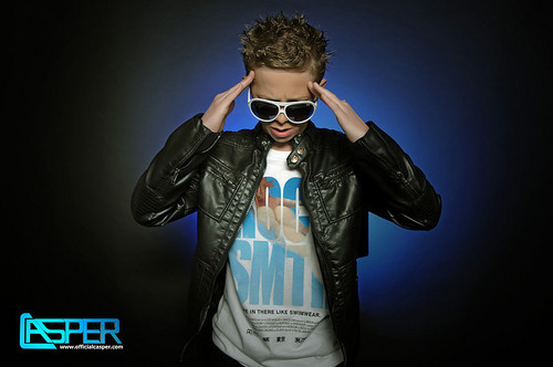 german promo-account for @Official_Casper - he's a singer from the Netherlands & he's AMAZING! FOLLOW HIM! Other account: @CasperFeddemaDE