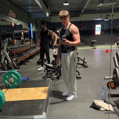 EcomRuben113's profile picture. Ecom📈 | Documenting my journey💶 | Gym 💪