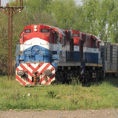 Locomotoras. Señales. Coches. Estaciones. Pasajeros. Vagones. Historias. Todo eso que es el ferrocarril. IG, TK y YT: @pateandoandenes #FerrocarrilesArgentinos