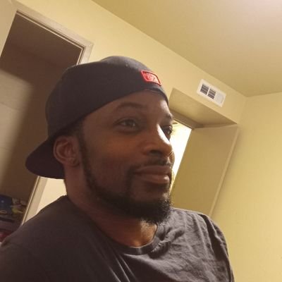 damionfreeman14's profile picture.