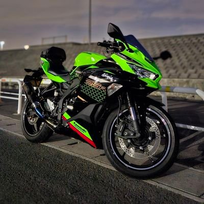 ZX-25R KRT　家族でNinjaのってます
19years old❕🚹
ツーリング友達ほしい♪